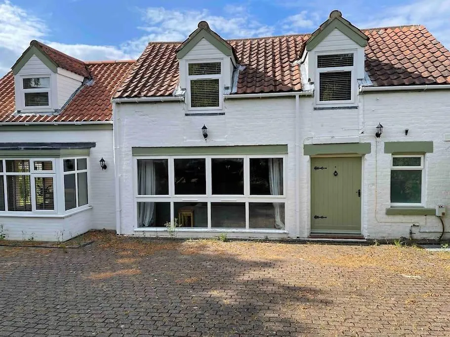 Sundial Cottage, Stunning 3 Bed Cottage With Hottub Skelton  0*, Skelton (North Yorkshire)